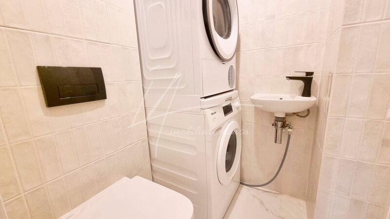 Calea Calarasilor, ap. decomandat 3 cam. renovat, partial mobilat si utilat.