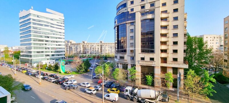 Calea Calarasilor, ap. decomandat 3 cam. renovat, partial mobilat si utilat.