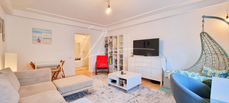 Calea Calarasilor, ap. decomandat 3 cam. renovat, partial mobilat si utilat.