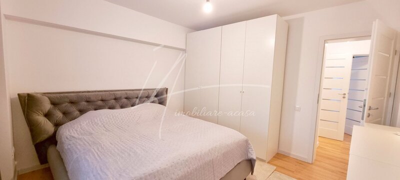 Calea Calarasilor, ap. decomandat 3 cam. renovat, partial mobilat si utilat.